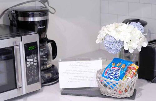 Cozy 2B1B Guest House with Private Entrance and Parking - Foto 23