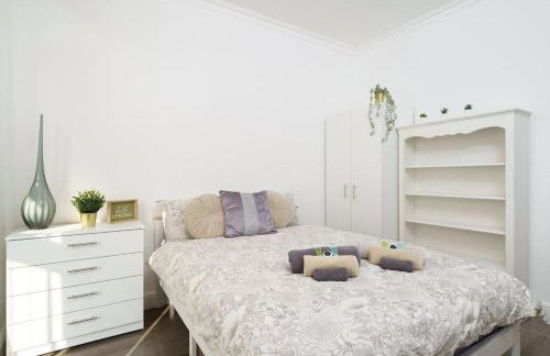 Beautiful 4 Bed Immaculate Condition Refurbished Property - Foto 20