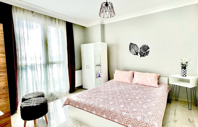 Perfect Lake view Entire Apartment - Photo 4