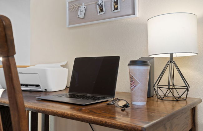 Parkside Gardens | Shady Private Yard W/ Hot Tub! - Foto 3