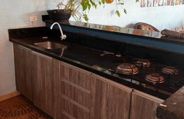 Linda Casa com Piscina e Edícula Gourmet Ouro verde - Foto 11