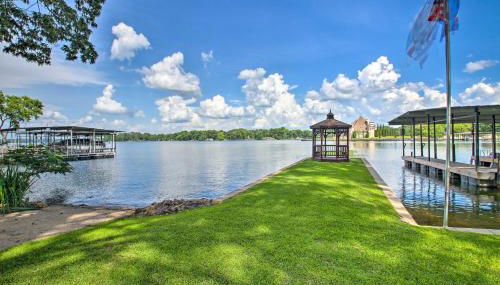 Deck, Boat Slip and Views Lake Hamilton Cabin! - Foto 2