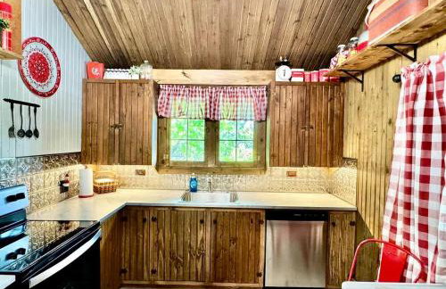 Tranquil Riverfront Cabin Retreat with Wildlife, Trails & Open Skies in Tahlequah, Oklahoma - Foto 24
