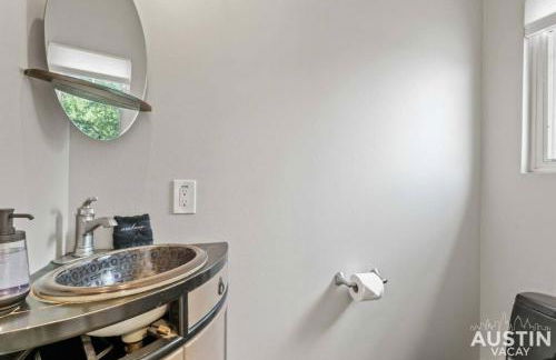 Enjoy DT Newly Renovated & Patio and Free Swim Club by Austin Vacay - Foto 22