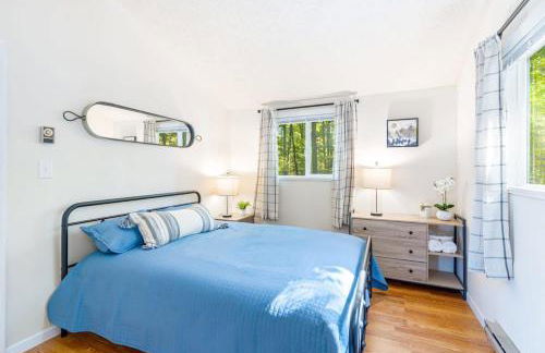 Spacious w Hot Tub, Fire Pit, Deck, Grill and WiFi - Foto 18