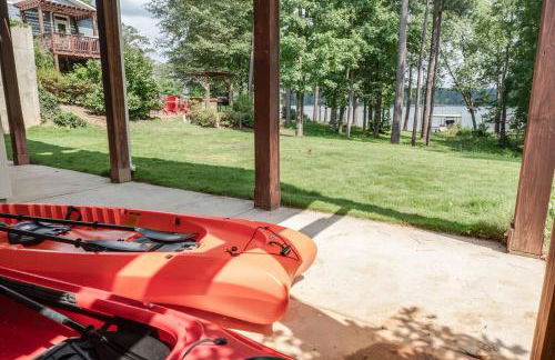 Luxurious Lake Front Estate, Sleeps 20, Game Room and Pet Friendly - Foto 4