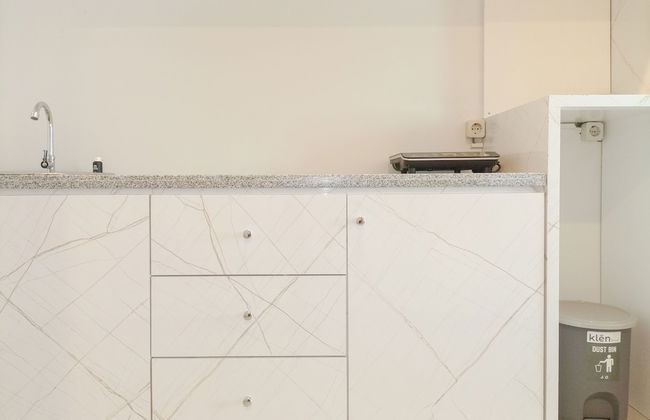 Elegant And Minimalist Studio At Mataram City Apartment - Foto 7