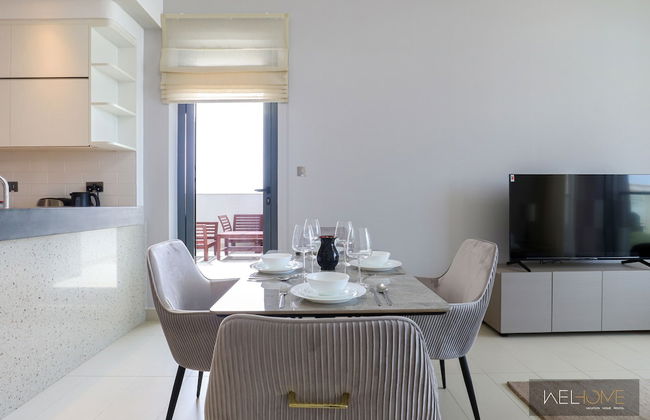 WelHome - Prime 1BR Apartment at Oia Residence - Photo 23