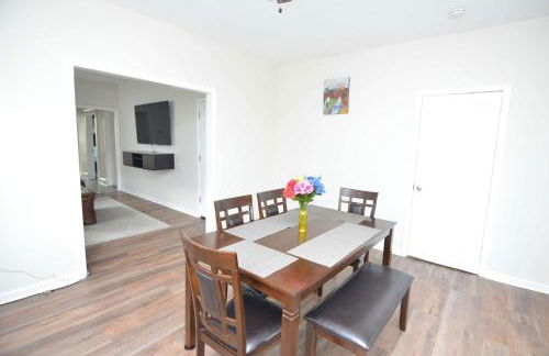 Spacious Home with Parking, Laundry - Near RU, RWJ, NJ Transit - Foto 19