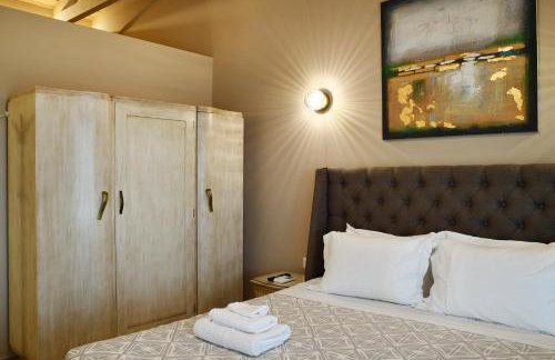 Alexandras's Mansion - Photo 29