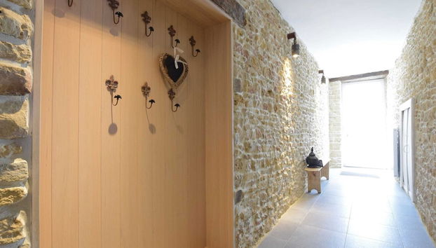 Lavish Holiday Home in Chassepierre With Terrace - Foto 2, Receção