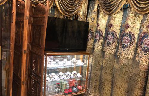 Cheerful 4 bedroom house with garden free parking - Photo 23