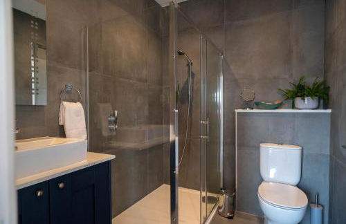 The Old Custom House - Photo 8