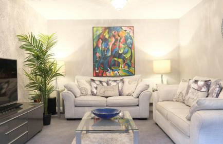 Spacious 4 Bedroom Home with Garden in Bedford - Foto 14