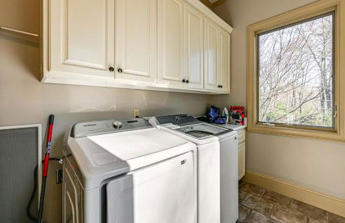 Hot Tub and Water Views Lake Glenville Home! - Foto 23