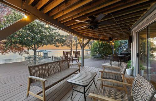 Lone Star Lake Cottage-NEW Trex Deck, boat dock - Foto 34