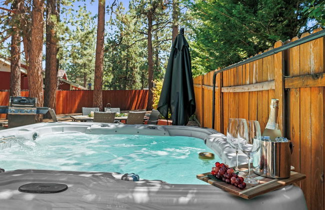Alpenglow Chateau by Avantstay Ideal Big Bear Location w/ Pool Table & Hot Tub! - Foto 3