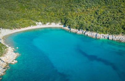 Elegant 4-Bedroom Villa with Private Pool and Amazing Sea Views - Photo 25