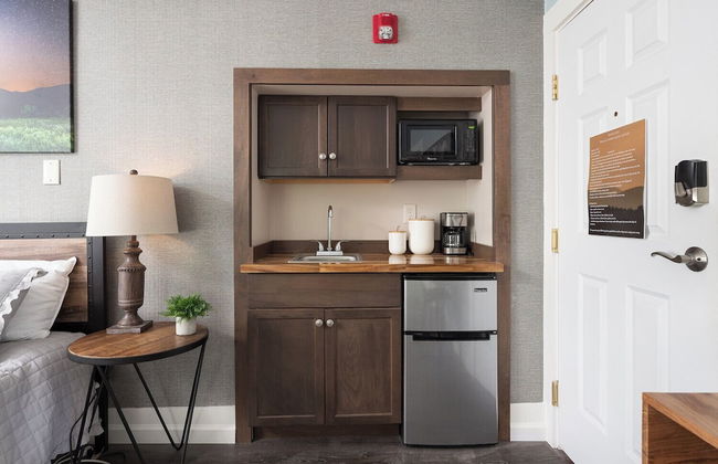 TuckAway Suites at East Branch - Photo 16