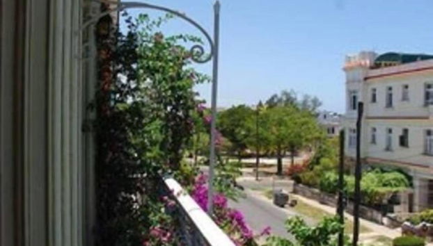 Apartment in Havana with garden - Photo 4