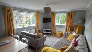 Moore Apartment - Photo 1