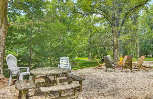 20-Acre Cabin with Pond 5 Mi to Biltmore Estate! - Foto 27