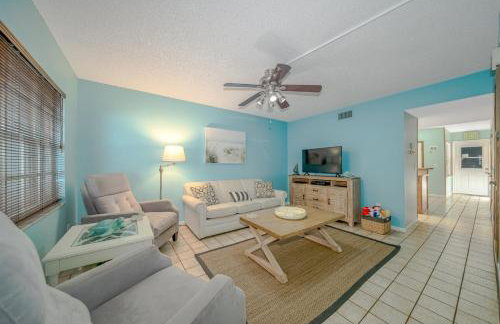 Flagler Avenue adjacent Dog Friendly Home with Garage! Stroll to the Beach! - Foto 1