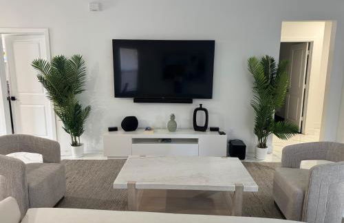 Palm Luxe Residence - Photo 5