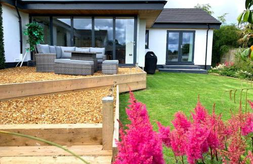 The Cuckoo's Retreat - Luxurious home with private garden & jacuzzi - Photo 26