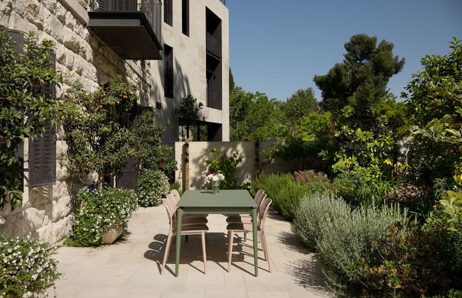 The Y House - Photo 71