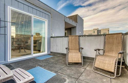 Walk to Empower Field Townhome with Hot Tub! - Foto 43