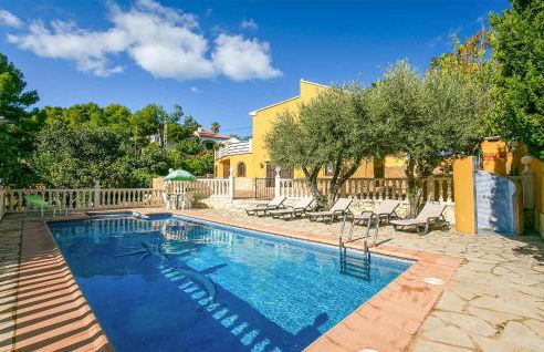 Awesome Home In Oliva With Private Swimming Pool, Can Be Inside Or Outside - Photo 1