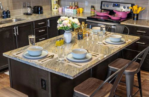 Beautiful Apt in Downtown W/ Pool | Parking - Foto 8