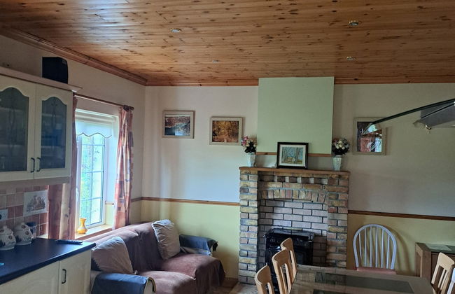 Spacious 6-bed House 10 Minutes From Knock Airport - Photo 15