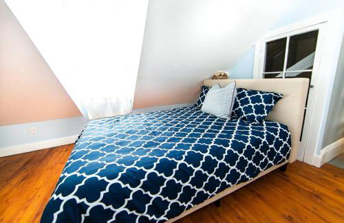 Governors Mansion 5 bedroom-3 bath - Photo 21