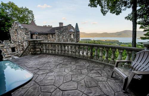 HIGHLANDS CASTLE overlooking Lake George plus 2 other CASTLES & SUITES - Foto 79