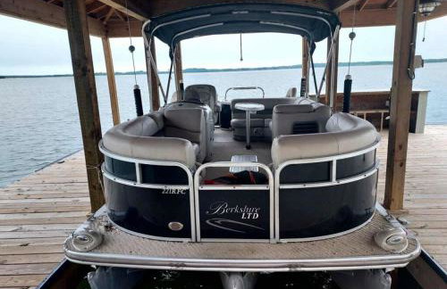 Lakefront Cottage with Hot Tub & Sunset Views - Foto 42