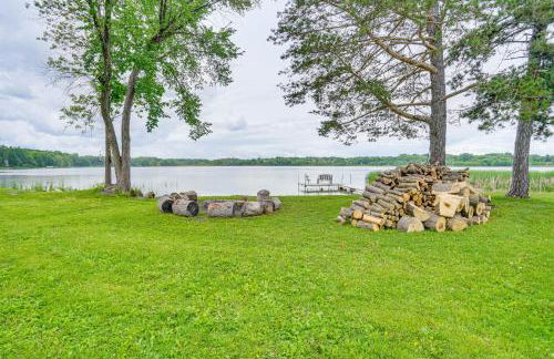Lakefront Mound Getaway Near Snowmobiling Trails! - Foto 21