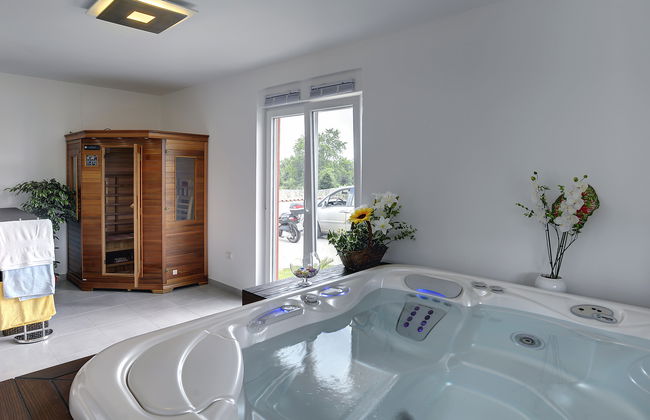 Modern Holiday Home With Pool in Bratulici - Foto 4