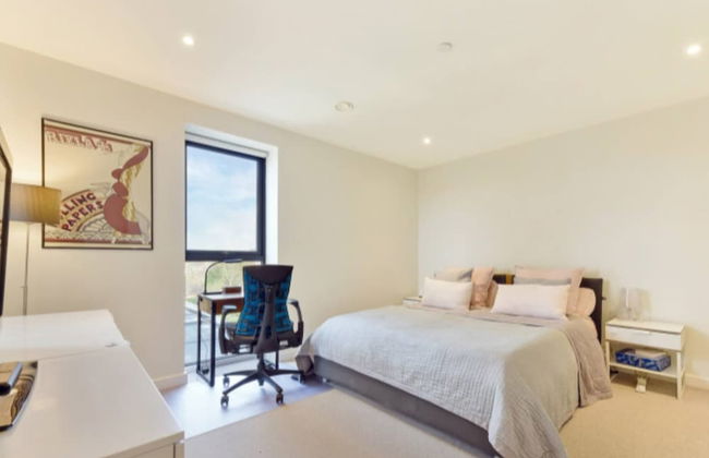 Lovely Luminous 3 Bed Flat, With Secure Ev Parkng - Foto 2