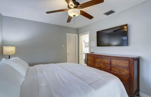 Waterfront Apartment Private Patio Pool - Foto 17