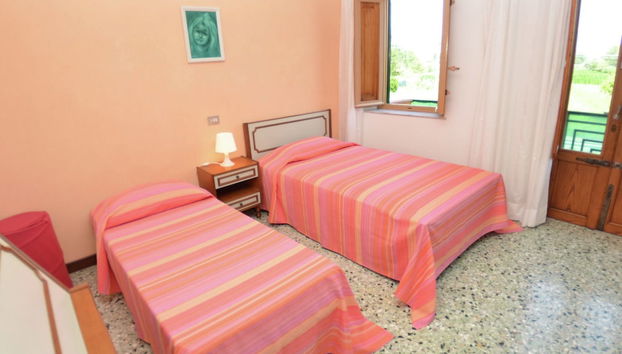 Holiday Home in Lucca With Pool & Garden - Foto 3, Habitación