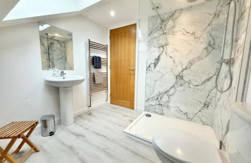 Rural Cottage, 3 beds, 3 bath,LOG BURNER, HOT TUB, with Cymru Holidays - Foto 6