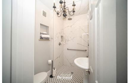 The Royal Treatment - Photo 19