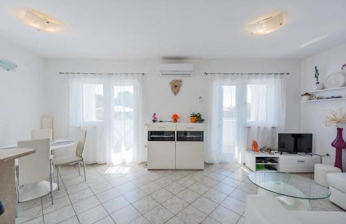 Family home with hydromassage pool & fun activities - Foto 27