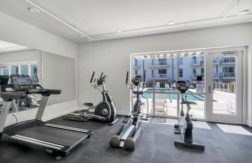 Bywater 2BR w Pool, Gym & King Beds - Foto 30