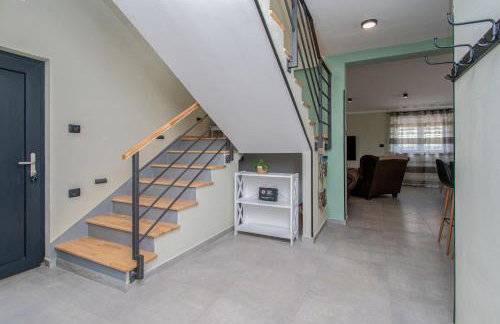 Villa Vala with a large yard near Pula - by Istrabook - Foto 38