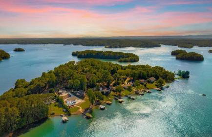 DockTales - Panoramic Views & Private Dock - Foto 52