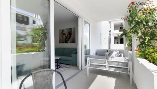 Beachfront Complex Jardines de las Golondrinas Elviria - Foto 4, Garden view