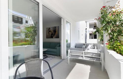 Beachfront Complex Jardines de las Golondrinas Elviria - Photo 4